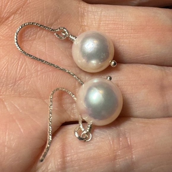 COPY - AAA quality akoya pearls 10-11mm. Sale - Picture 1 of 3